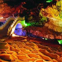 英西峰林九龍小鎮(zhèn)、洞天仙境、連州地下河、千年瑤寨、湟川三峽三天游()